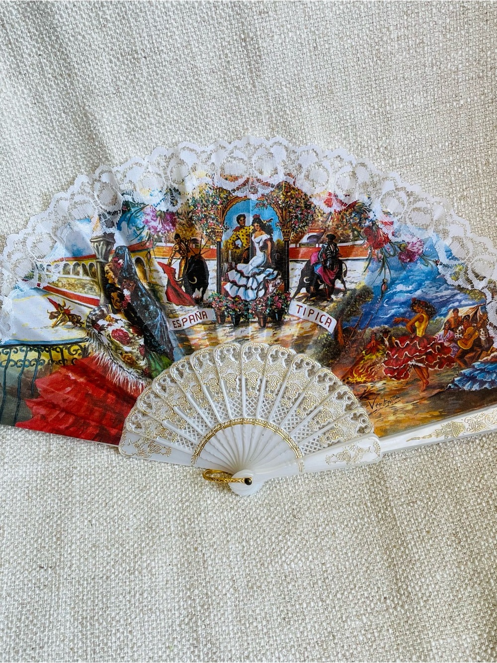 Handheld Decorative Spanish Flamenco Fan with Floral and Flamenco Scene